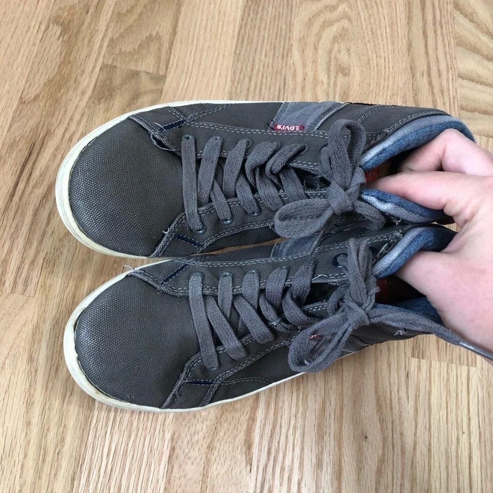 Levi’s Kids Gray Blue Midtop Sneakers Sz 6